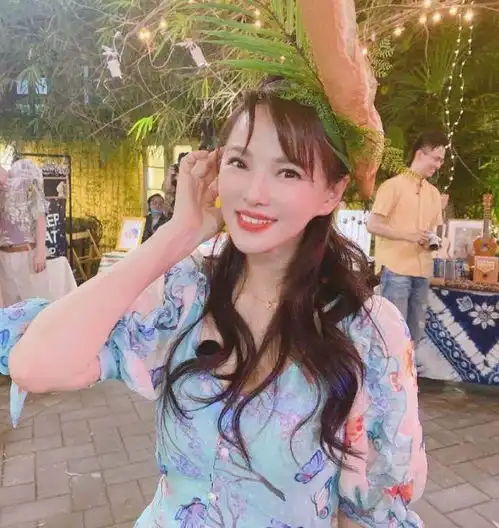 伊能静18岁儿子晒女装照后,再晒我要休学,被指要参加青你3