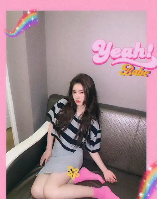 绝对是甜美的代言人赵露思日常穿搭元气满满,果然人见人爱