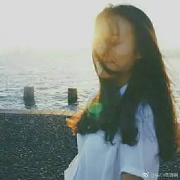 能帮我把这张图片右下角的微博水印去掉么高清图有吗