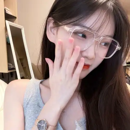 真人女生头像星河依然滚烫,我寻找到了我的太阳