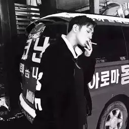 简约ins风黑白头像大气经典