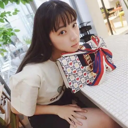 美貌要赶超姐姐欧阳家最小的妹妹长开啦,私服又甜又酷长腿瞩目