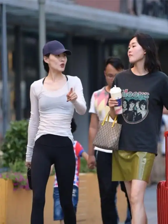 时髦又减龄呈现女人魅力,能够很好的带来淑女感觉