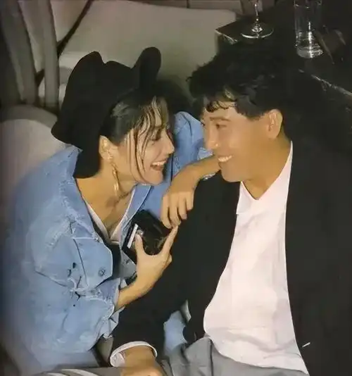 林青霞69岁了穿衣不露背不露腰,这状态年轻女孩都难以达到