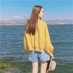 黄色女生头像