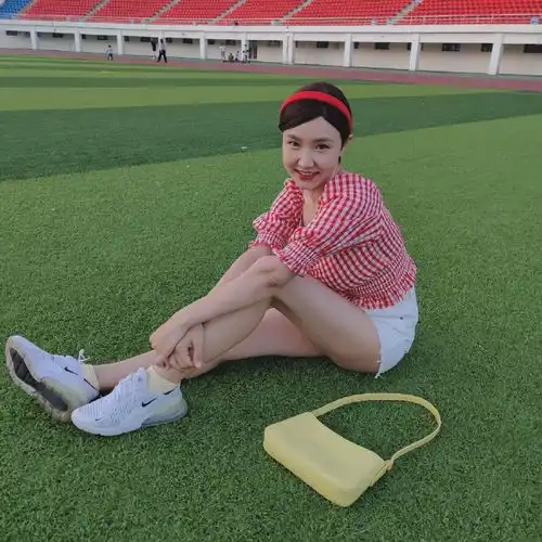 组图吉祥三宝女儿英格玛近照曝光自拍清纯可人颜值高