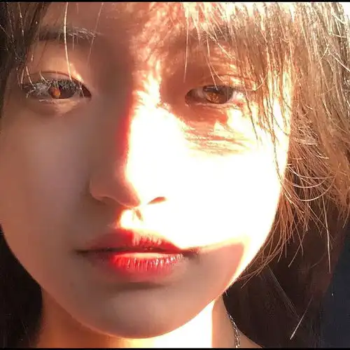 女生看了都心动的女生头像