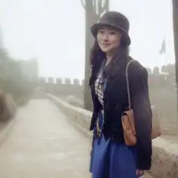 美女博士实验照走红网络急征一男友过年