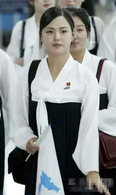 朝鲜第一夫人李雪主旧照出水芙蓉清新可人