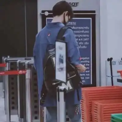 真人男生头像这个世界的一切都是公平交易