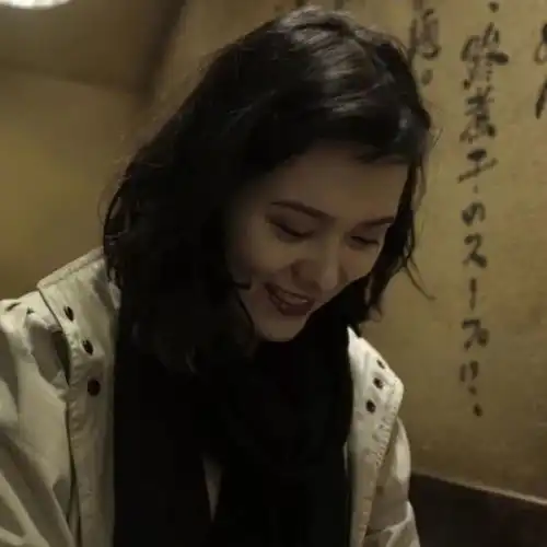 头像听话,不许再去拥抱那个让你难过的人了