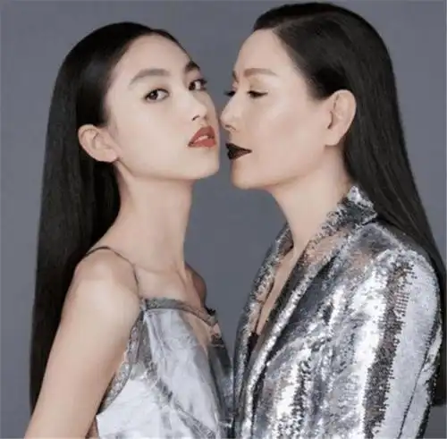 任达华15岁女儿身高1米8,气质不输于妈妈,网友心动的感觉