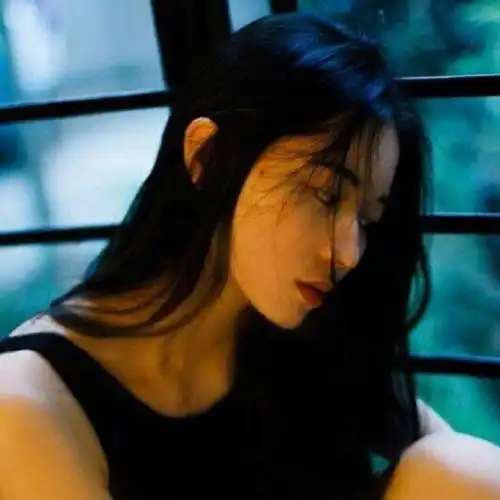 招桃花高级感小众真人优质女生头像205