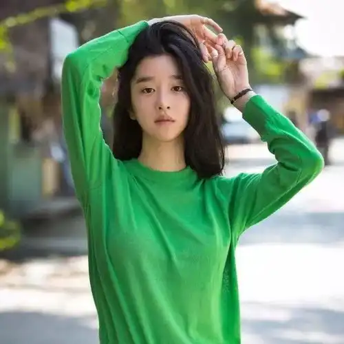 秋冬季必不可少温暖的它,怎么穿出像街拍一样的气质好看呢