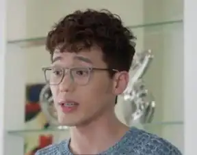 剧里剧外泡面头发型赵丽颖热巴百看不厌,网友白宇反差真大