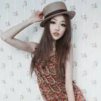 不说并不代表不痛受伤的伤感女生qq头像
