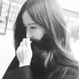 酷酷的女生头像黑白图片大全我常常和我的孤独翻脸