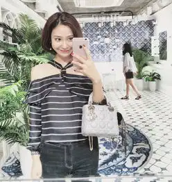 人气网红素颜照曝光妆前妆后判若两人