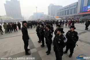 郑州女特警火车站持枪巡逻英姿飒爽不失阳刚之气