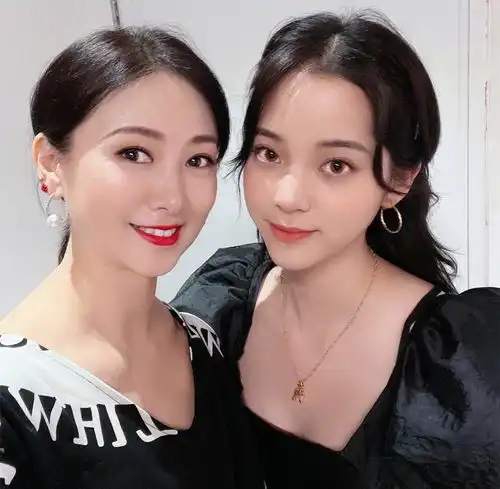 风月女神翁虹2段婚姻,一婚富商,二婚小鲜肉,39岁生女