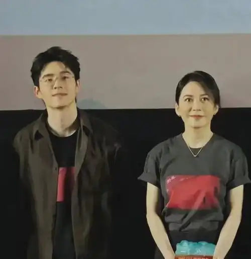 俞飞鸿和朱珠参加活动,看到她们的生图,才明白顶级骨相的美丽