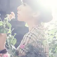 我只是一个十八岁的女生,不是你...