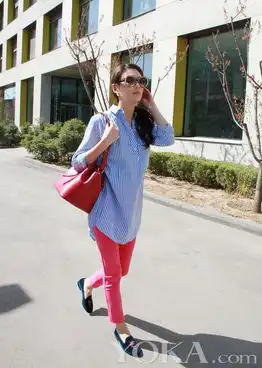 张雨绮春季靓造型男友衬衫更妩媚