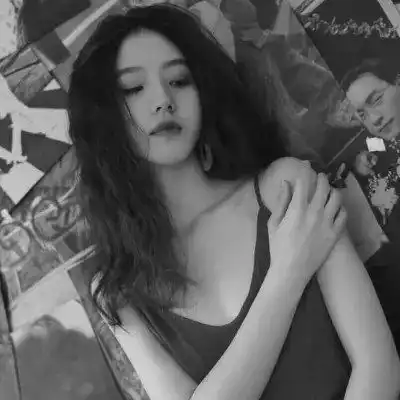 黑白头像女唯美高清图片
