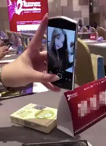 抖音胖女孩瘦脸后撞脸m哥,看到正脸的那一刻,网友打扰了