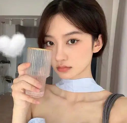 ins宝藏女头