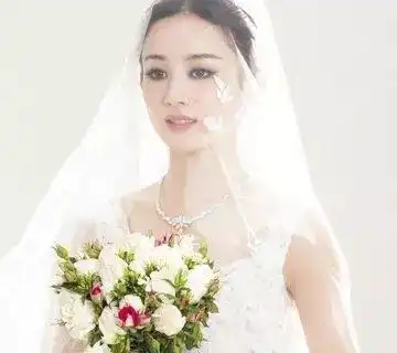倾城美人穿婚纱,祝晗婧端庄大气,格蕾丝却似懵懂少女
