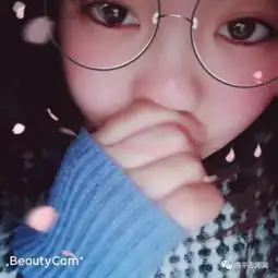 女,23岁,离异小孩归对方,月薪9500元