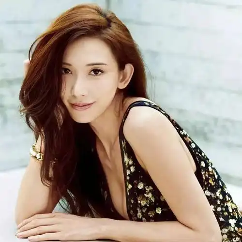 气质温柔的女星,孙艺珍成大众女神,许晴俞飞鸿活出自我