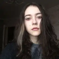 求这个女孩的名字