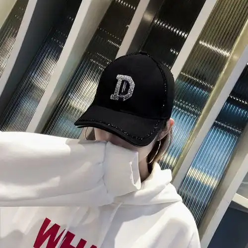 帽子女春夏韩版百搭鸭舌帽亮片字母镶钻嘻哈帽潮ins休闲棒球帽