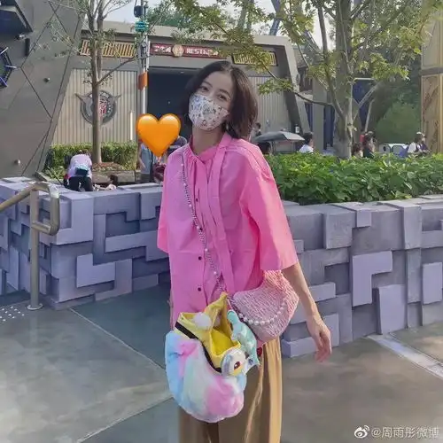下周穿什么跟女明星学做环球影城最靓的仔
