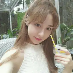 2018有意境女生长发头像精选碎的想念怎能反射我们的爱