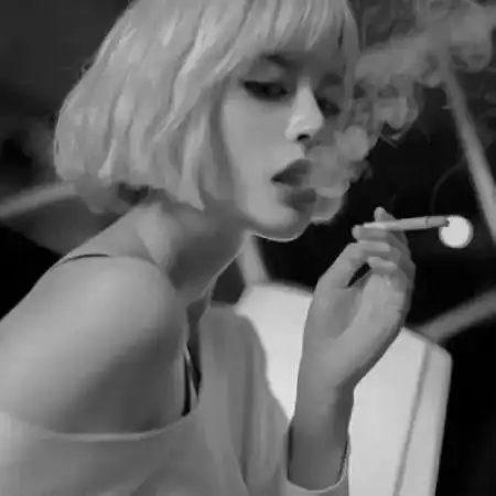 颓废一点的女生黑白头像,一场最美好的回忆