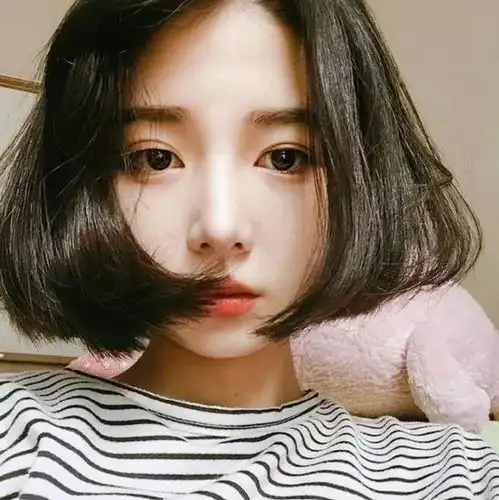 头发尴尬期这么整很适合