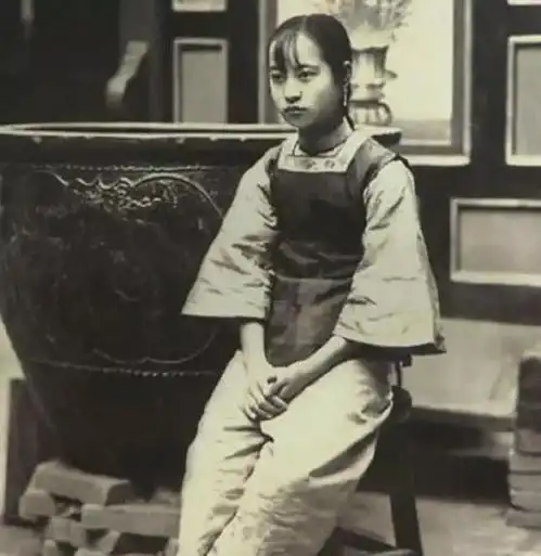 晚清女子丑陋不堪真实相貌却堪比网红,最后一个让人浮想联翩