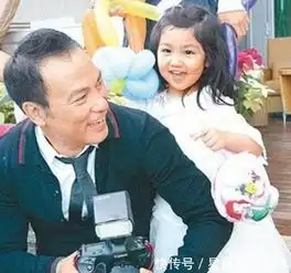 任达华14岁女儿长腿简直逆天,带牙套的样子像足早期angelababy