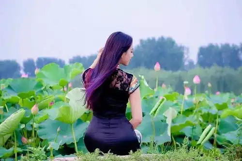 人像摄影中,你喜欢拍摄长发模特还是短发模特为什么