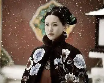 7位女星惊艳黑化李沁靠演,杨幂靠眼,赵丽颖靠颜,而她最特别