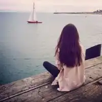渴望温暖的女生忧伤背影头像迷失在时间的流里,看不清方向