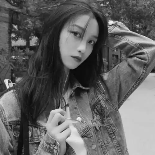 最近微信很火的霸气句子,选一句发朋友圈吧