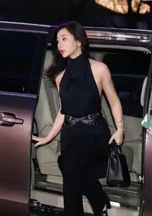 柳岩下个车也美上天身姿妖娆散发女人味