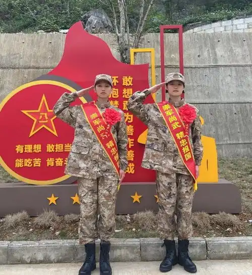 奔赴军营,我准备好了丹竹镇这名00后在校女大学生光荣入伍