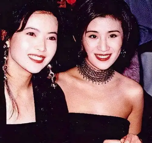 吴君如近况引热议疑医美过度苹果肌饱满,脸上皱纹也不对劲