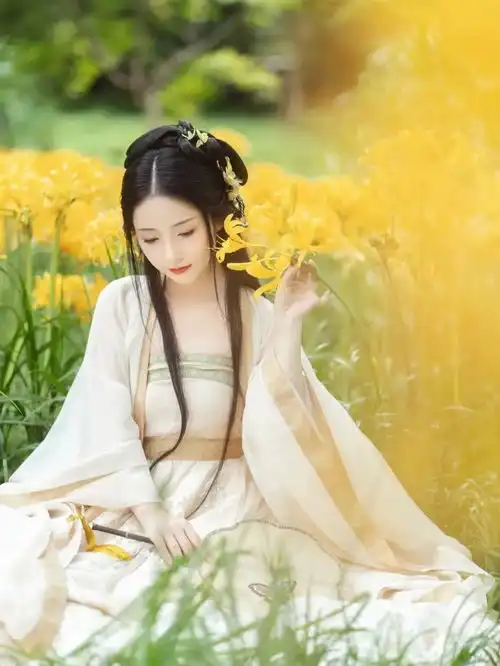送你一组美人何处醉黄花的古风汉服小姐姐
