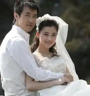 两次流产至今无子,富商老公把她宠成少女,如今成逆龄女神